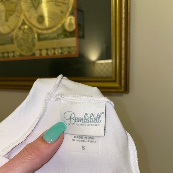 MUSCLE BACK TEE WHITE SIZE S NWOT BOMBSHELL SPORTSWEAR - Picture 12 of 12